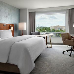 Traditional King Room Hearing Accessible